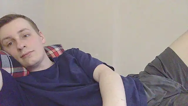 Snapshot of your_andy chatting on April 20, 5:54 am your andy online show from April 20, 5:54 am