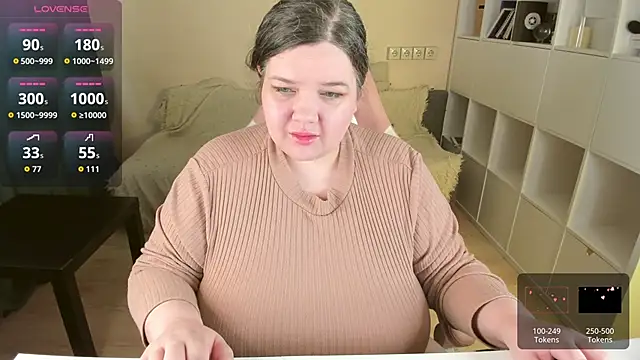 Snapshot of PlumPie chatting on September 14, 10:36 am PlumPie online show from September 14, 10:36 am