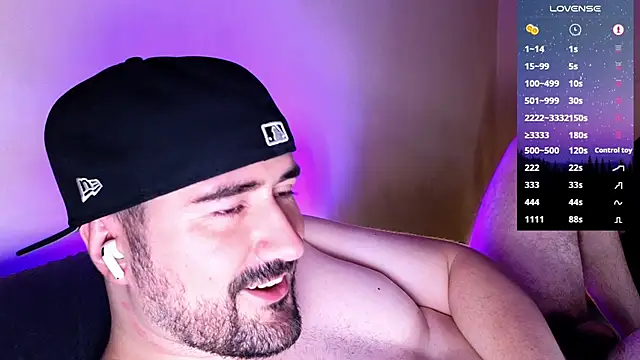 Snapshot of DominantTheo chatting on February 20, 6:17 am DominantTheo online show from February 20, 6:17 am