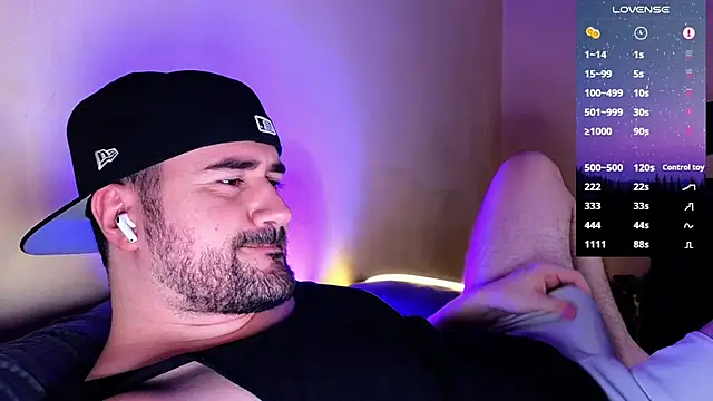 Snapshot of DominantTheo chatting on February 23, 2:51 am DominantTheo online show from February 23, 2:51 am