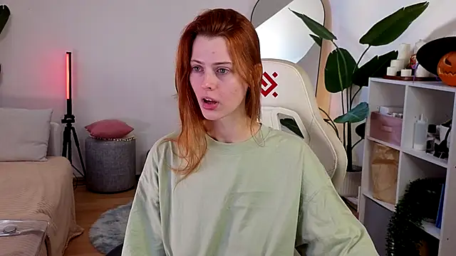 doll lesli online show from October 23, 9:30 am