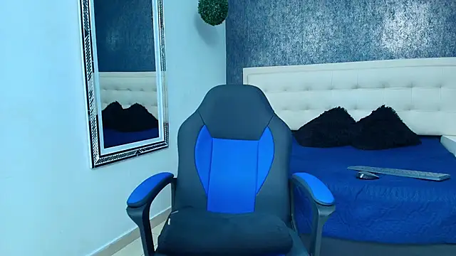 Snapshot of oliver__brown chatting on September 20, 10:55 pm oliver brown online show from September 20, 10:55 pm