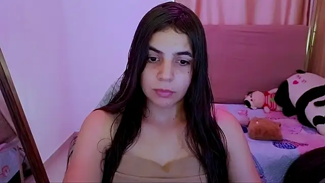 Snapshot of _elenna chatting on June 19, 5:39 pm elenna online show from June 19, 5:39 pm