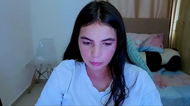 Snapshot of _elenna chatting on July 23, 7:23 pm elenna online show from July 23, 7:23 pm