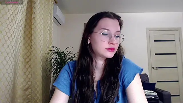 Snapshot of Kristal898 chatting on January 3, 12:54 am Kristal898 online show from January 3, 12:54 am