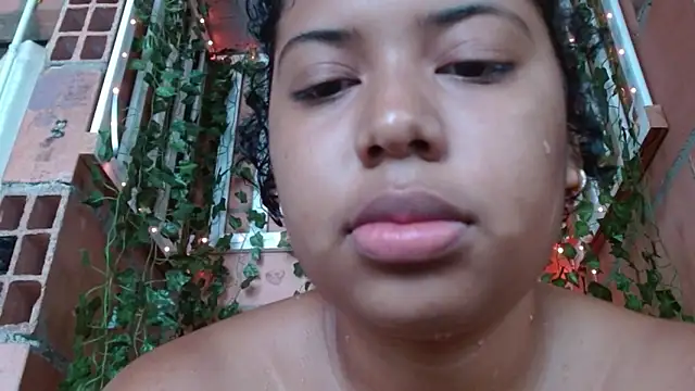 Snapshot of belindathompson chatting on December 29, 6:49 pm belindathompson online show from December 29, 6:49 pm