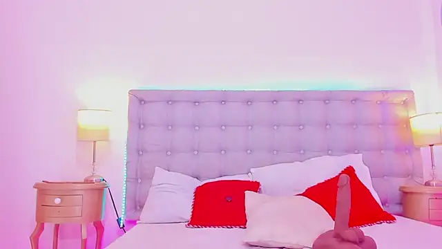 laqquishax online show from February 2, 6:10 pm