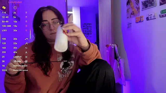 linda giggle online show from March 12, 11:44 pm