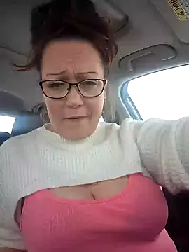 Snapshot of BBWQUEENBEEE chatting on January 19, 8:09 pm BBWQUEENBEEE online show from January 19, 8:09 pm