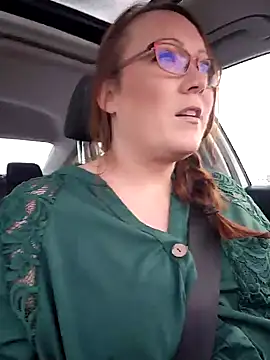 Snapshot of BBWQUEENBEEE chatting on February 11, 12:06 am BBWQUEENBEEE online show from February 11, 12:06 am