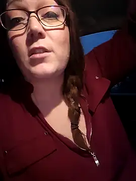 Snapshot of BBWQUEENBEEE chatting on March 4, 2:10 pm BBWQUEENBEEE online show from March 4, 2:10 pm