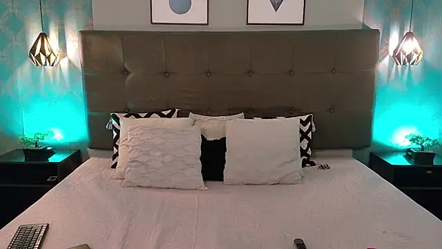 Madisonsmiith online show from October 28, 8:33 pm