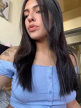 Snapshot of DaphneUwu chatting on December 14, 12:12 pm DaphneUwu online show from December 14, 12:12 pm