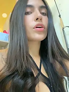 Snapshot of DaphneUwu chatting on September 27, 1:10 am DaphneUwu online show from September 27, 1:10 am