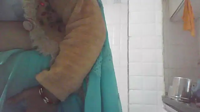 Snapshot of Riyasingh9 chatting on December 2, 3:37 am Riyasingh9 online show from December 2, 3:37 am