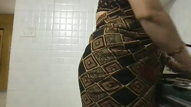 Snapshot of Riyasingh9 chatting on January 11, 12:29 pm Riyasingh9 online show from January 11, 12:29 pm