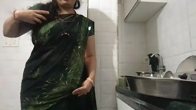 Snapshot of Riyasingh9 chatting on March 5, 4:45 am Riyasingh9 online show from March 5, 4:45 am