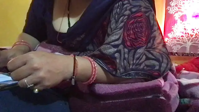 Snapshot of Riyasingh9 chatting on November 4, 4:44 am Riyasingh9 online show from November 4, 4:44 am