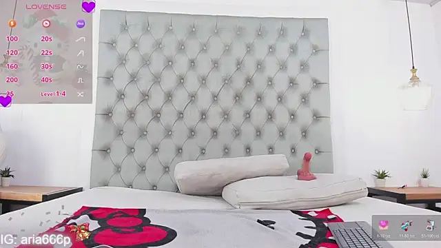 aria paul online show from December 3, 10:24 am