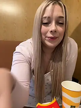 Snapshot of CherryAuroraa chatting on February 23, 12:16 pm CherryAuroraa online show from February 23, 12:16 pm