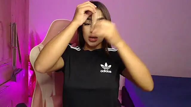 Snapshot of GiltRosebush chatting on January 10, 8:04 pm GiltRosebush online show from January 10, 8:04 pm