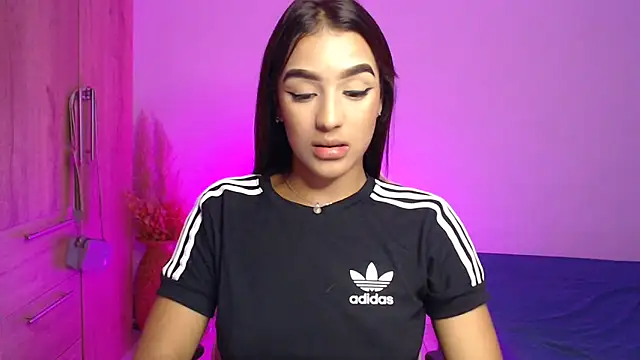 Snapshot of GiltRosebush chatting on January 10, 11:08 pm GiltRosebush online show from January 10, 11:08 pm