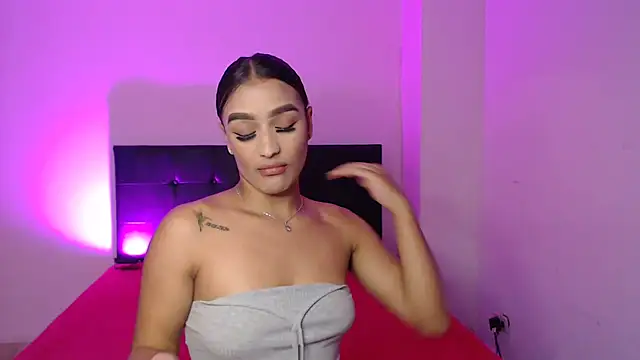 Snapshot of GiltRosebush chatting on February 15, 10:10 pm GiltRosebush online show from February 15, 10:10 pm