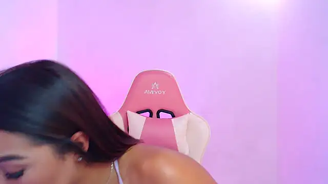 Snapshot of GiltRosebush chatting on March 12, 4:02 pm GiltRosebush online show from March 12, 4:02 pm