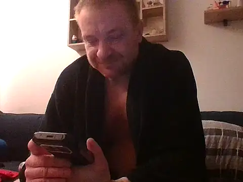 Snapshot of 82liska chatting on January 7, 9:06 pm 82liska online show from January 7, 9:06 pm