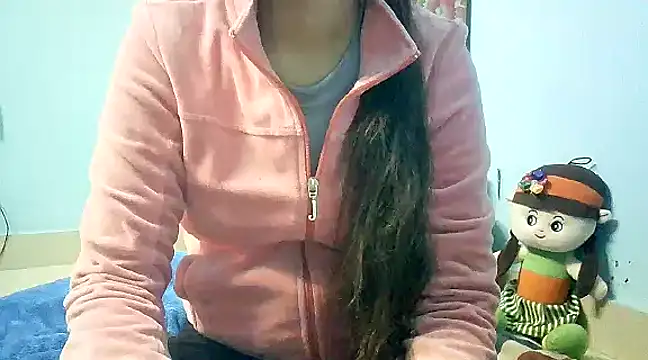 Snapshot of lovelydesi21 chatting on January 14, 2:53 pm lovelydesi21 online show from January 14, 2:53 pm