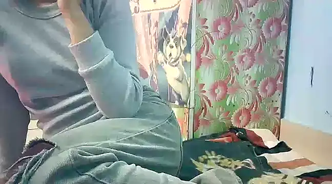 Snapshot of lovelydesi21 chatting on January 25, 2:58 pm lovelydesi21 online show from January 25, 2:58 pm