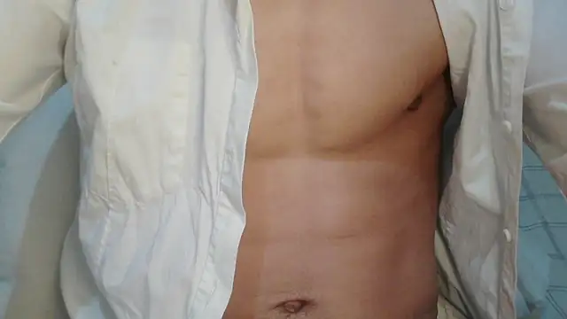 Snapshot of roccosif696 chatting on April 26, 10:13 am roccosif696 online show from April 26, 10:13 am