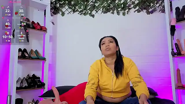 louise nails online show from April 11, 1:15 pm