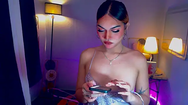 Snapshot of StellaSaucyCum chatting on October 4, 2:53 am StellaSaucyCum online show from October 4, 2:53 am