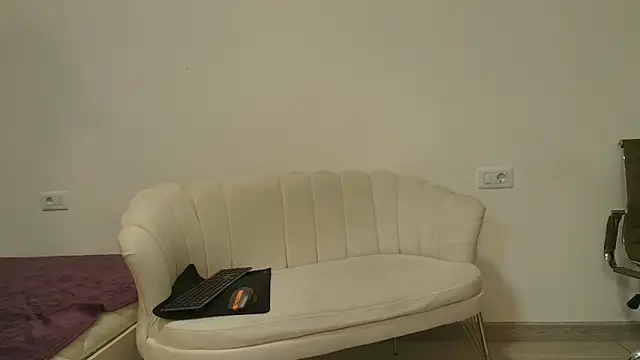 Snapshot of TheTopAlex chatting on February 15, 5:15 am TheTopAlex online show from February 15, 5:15 am