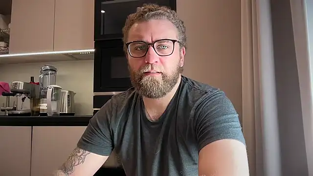 Bear bear  online show from April 27, 8:45 am