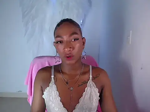 Snapshot of samy_doll chatting on April 28, 2:49 am samy doll online show from April 28, 2:49 am