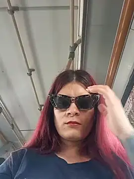 Snapshot of Emmily_Fox chatting on February 16, 9:05 pm Emmily Fox online show from February 16, 9:05 pm