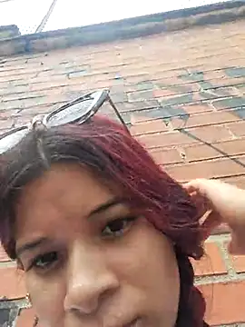 Snapshot of Emmily_Fox chatting on March 4, 6:50 pm Emmily Fox online show from March 4, 6:50 pm