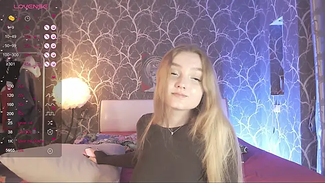 MiaMiaMeow online show from March 8, 4:11 pm