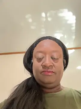 Katiefyi online show from April 15, 1:40 pm