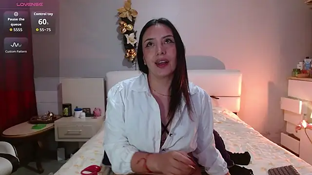 Freyja soh online show from December 4, 9:12 pm