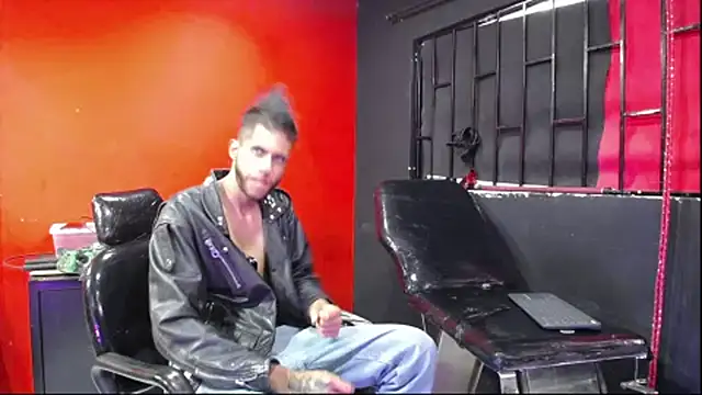 Snapshot of Master_rudeboy chatting on December 14, 9:35 pm Master rudeboy online show from December 14, 9:35 pm