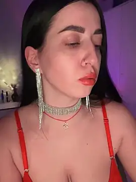 Snapshot of Emylia chatting on December 31, 11:28 pm Emylia online show from December 31, 11:28 pm