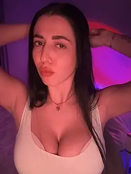 Snapshot of Emylia chatting on January 8, 12:17 am Emylia online show from January 8, 12:17 am