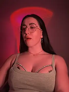 Snapshot of Emylia chatting on February 25, 7:47 pm Emylia online show from February 25, 7:47 pm