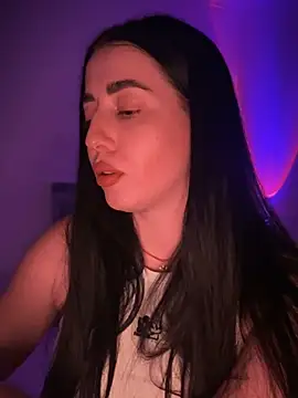 Snapshot of Emylia chatting on February 27, 1:05 am Emylia online show from February 27, 1:05 am