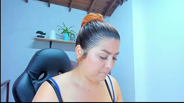 Gretta Queen online show from April 6, 6:31 pm