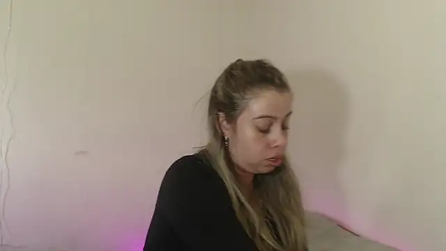 SweetSofty online show from October 28, 9:50 pm