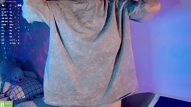 Snapshot of xwiuiwx chatting on December 7, 2:42 am xwiuiwx online show from December 7, 2:42 am